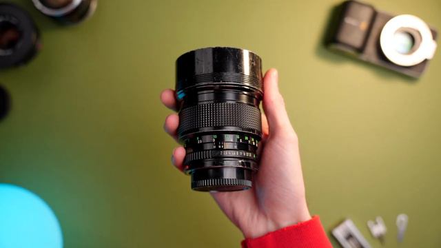 This Lens Is Magic! | Canon FD 135mm f/2 Review + Examples смотреть онлайн