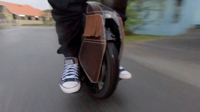100% Handmade Kingsong S18 Leather Cover смотреть онлайн