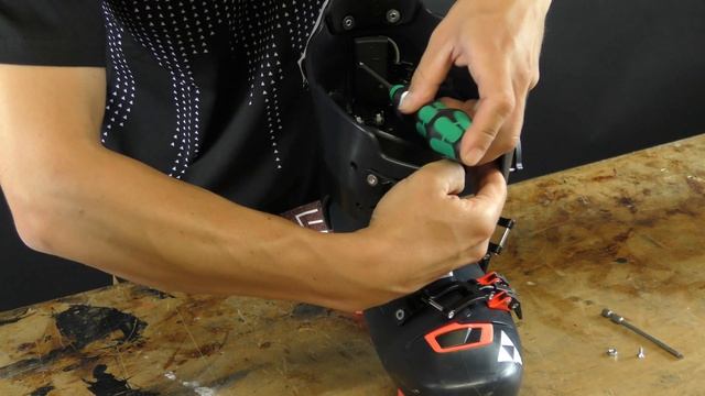 Fischer Alpine | Exchanging The Ski/Walk Mechanism смотреть онлайн