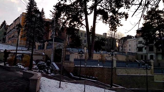 Экскурсия по Кисловодску в сторону парка. смотреть онлайн