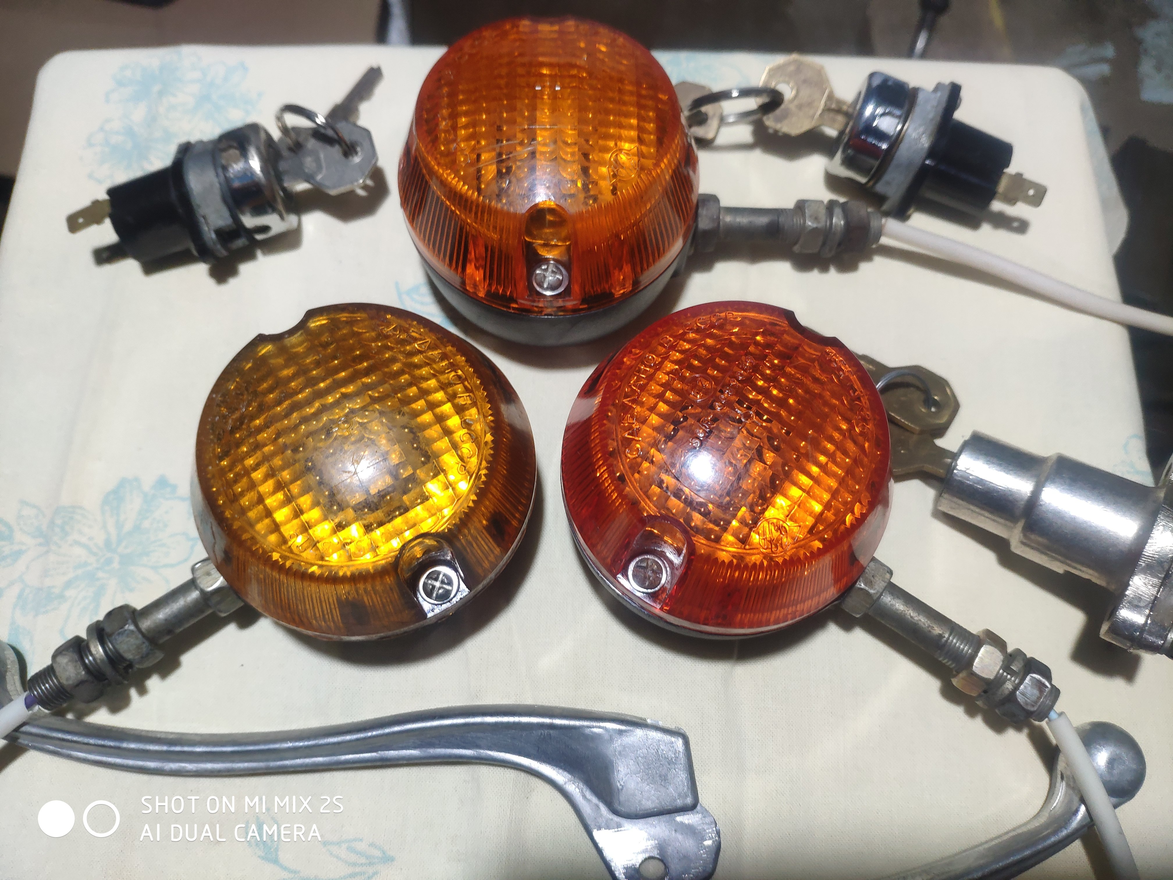 Поворотники "Картошка" для мотоцикла ВОСХОД и замки зажигания с рычагами смотреть онлайн