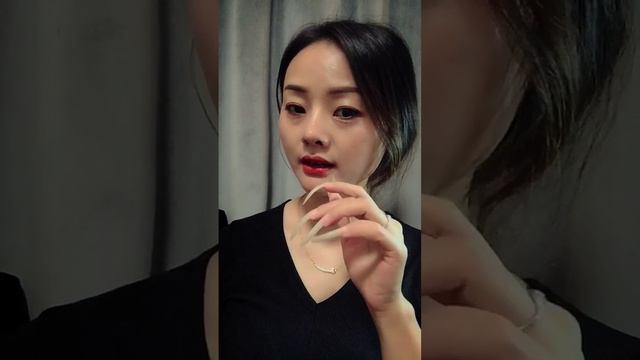 Длинные натуральные ногти у красивой азиатской девушки #shorts смотреть онлайн