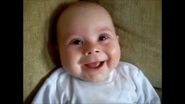 Младенец смеется с мамой Очень мило! смотреть онлайн