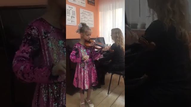 Марьянина Полина. 7 лет. Р. Телепнёв «Забавные гаммы»