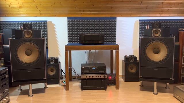 Refurbished Hitachi HMA-9500 Poweramp - HCA-9000 Preamp - Modified Technics SB-7000 Test 02. смотреть онлайн