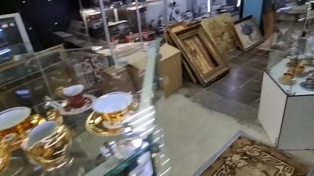 Самый большой Блошиный рынок в Москве РЕТРО ТОВАРЫ времён СССР, ЧТО МЫ КУПИЛИ? ФАРФОР, ХРУСТАЛЬ... смотреть онлайн