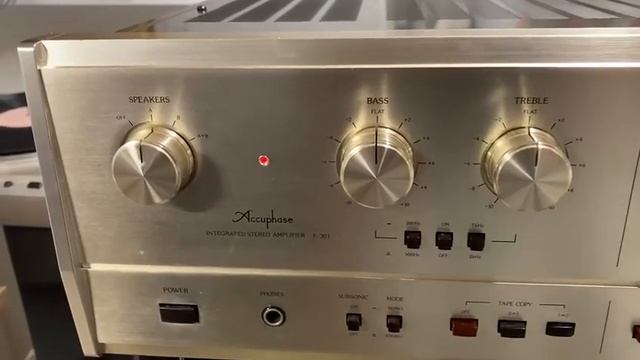 Testing Accuphase E-301 integrated amp after restoration смотреть онлайн