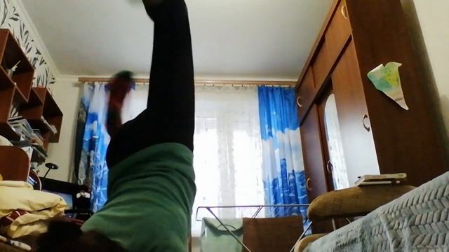 Елименти с мячем по художественой гимнастики с фото! И мои новие елементи!!! смотреть онлайн