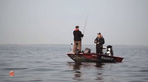 ЩУКА, СУДАК, ОКУНЬ - так выглядит осенняя ловля хищника с лодки на водохранилище. Рыбное место.