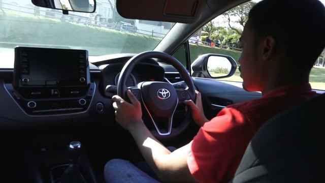 Toyota Corolla Hatch Review смотреть онлайн