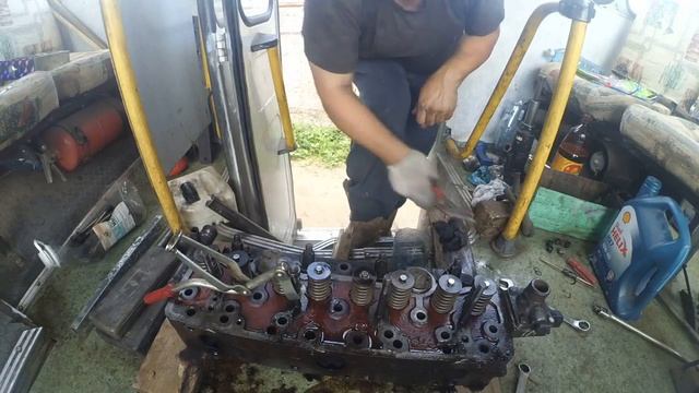 Замена сальников клапанов Д-245 replacing the valve stem seals, D-245 смотреть онлайн