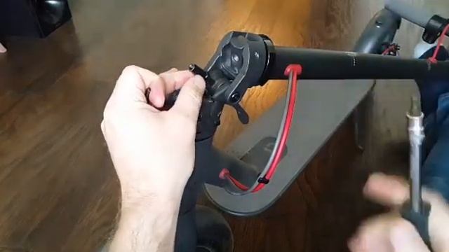 Xiaomia Mijia устранение люфта в узле рулевой стойки за 2минуты смотреть онлайн