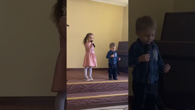 Песня «Земля такая большая» Катеринка Антонова смотреть онлайн