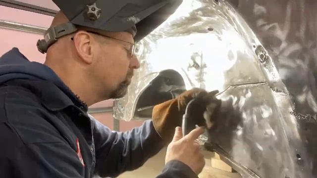 1966 VW Beetle Convertible Restoration - Pt. 10 - Making Fender Seams Disappear смотреть онлайн