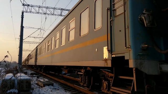 Поезд Актобе - Алматы на станции Аксенгер смотреть онлайн