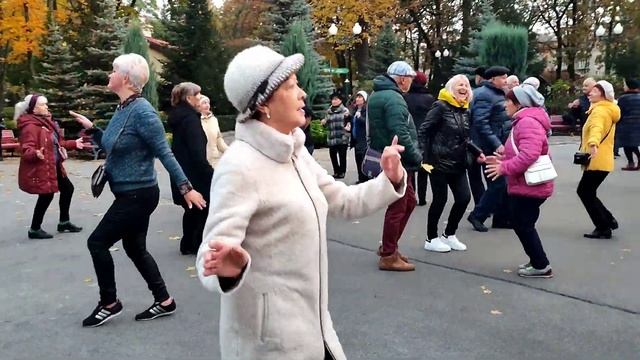 Я НА НЕЇ ЗАДИВИВСЯ! ТАНЦЫ ХАРЬКОВ УКРАИНА НОЯБРЬ 2023 #kharkiv #dance смотреть онлайн