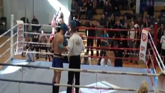 Этот удар в кикбоксинге называется ТОРНАДО смотреть онлайн