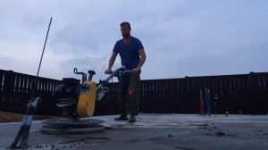 Шлифуем бетон после заливки УШП | Глазки серуны, ручки делуны