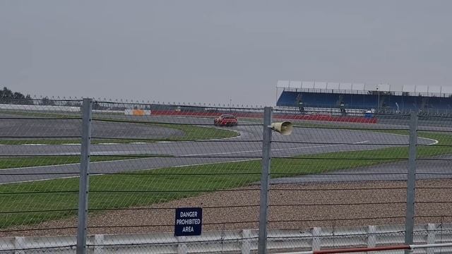 Ferrari XX Silverstone смотреть онлайн