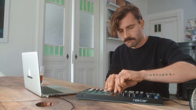 Nektar LX Mini USB MIDI Controller Keyboard смотреть онлайн
