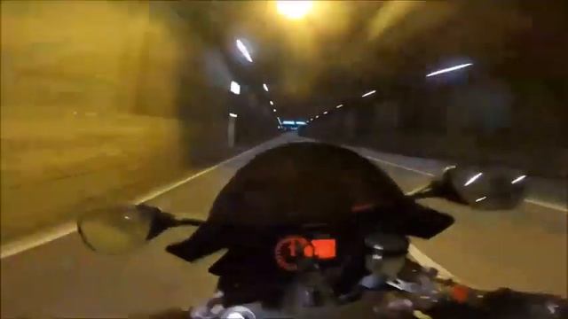 300 км в час. На МОТОЦИКЛЕ . По НОЧНОЙ МОСКВЕ #Мотоцикл #москва #300км