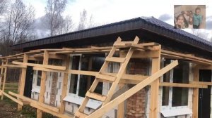ВОТ И ВСЁ! Сделал подшивы, водостоки (желоба) и разобрал леса.Строительство дома газобетон + кирпич