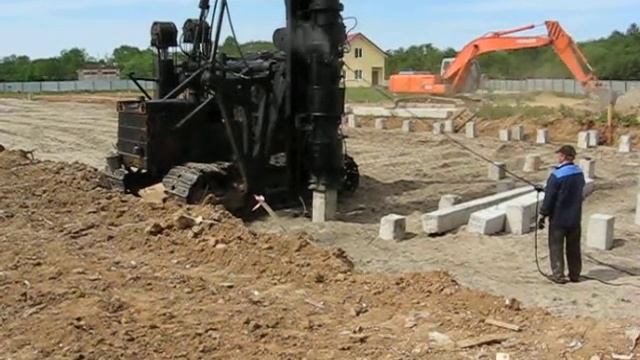 Работа сваебоя в Ярославле 2. Аренда сваебоя. Justpt.ru