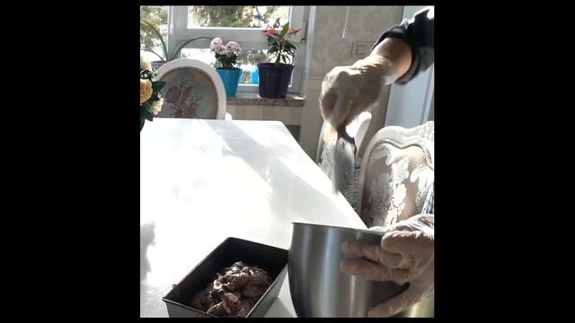 Шоколадный кекс с орехами смотреть онлайн