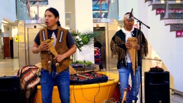 Еще!  Инти Пакарина и Руми Индейцы Эквадора.   Музыка индейцев