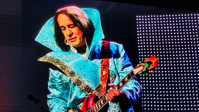 Todd Rundgren -TReatise of Cosmic Fire смотреть онлайн