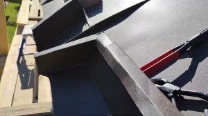 Фальцевая кровля . Надстенный желоб , примыкание ,ендова. Пошаговая инструкция .