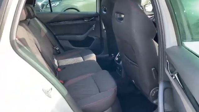 Skoda Octavia Combi 1.4 PHEV Plug-In-Hybr.RS DSG-Automat смотреть онлайн