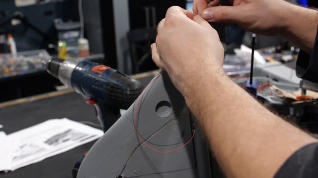 Putting LEDs in the biggest model in Warhammer 40K смотреть онлайн