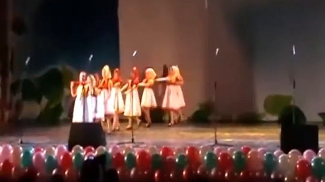 "Русские матрёшечки".Ансамбль "Пчёлочка". смотреть онлайн