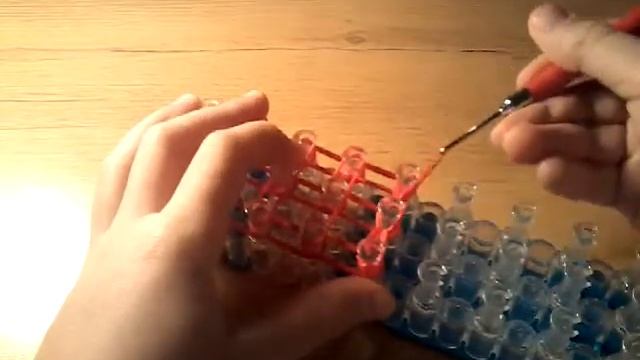 Красная карточка из резинок Rainbow loom смотреть онлайн