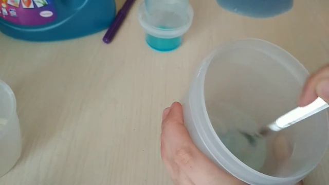 Делаю слайм из клея |прозрачный слайм| ¦гелакси слайм¦ 1 часть смотреть онлайн