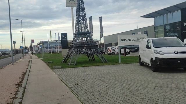 Эйфелева башня нашлась смотреть онлайн