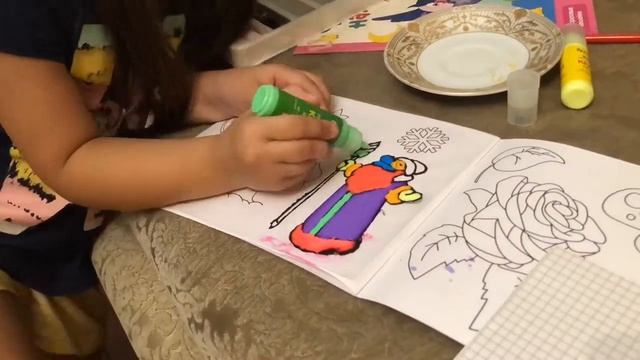 Рисуем деда мороза красками по стеклу от Brauberg смотреть онлайн