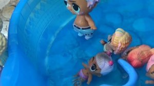 УКРАЛИ МАЛЫШЕЙ ИЗ БАССЕЙНА! Детский садик ЛОЛ куклы лол lol сюрприз мультики Даринелка