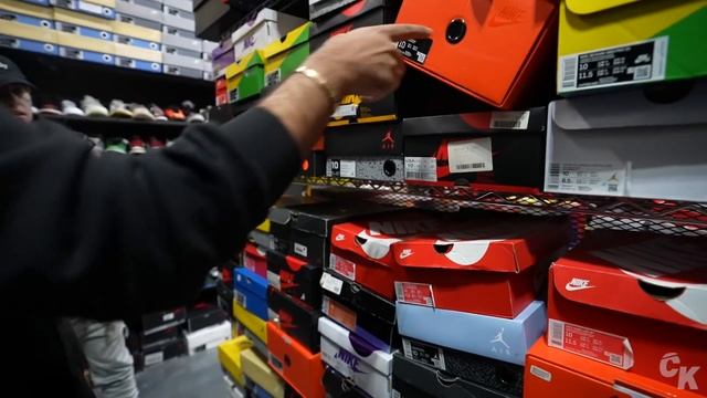 Lil Xan Goes Shopping For Sneakers At CoolKicks смотреть онлайн