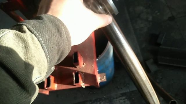 Прокат круглой трубы на вальцах под профильную трубу.