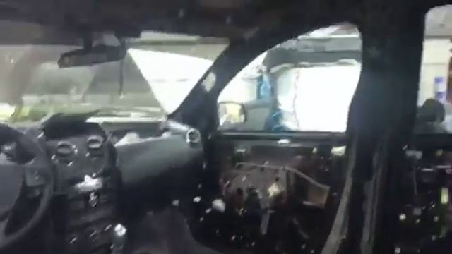 В Рено Дастер имеются скудные кусочки штатной виброизоляции, которые явно не справляются с шумами смотреть онлайн