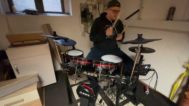 SKINDRED - NOBODY - DRUM COVER смотреть онлайн
