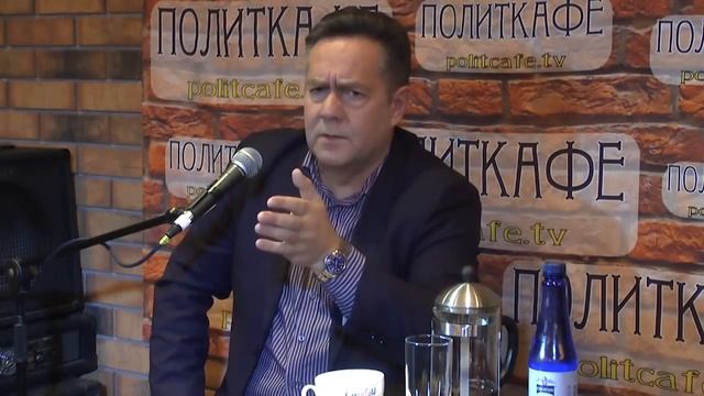 В Конституции закреплена частная собственность на землю. Кто защищает такую Конституцию? смотреть онлайн