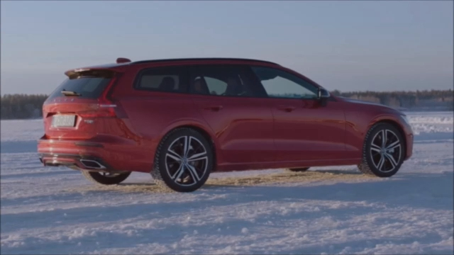 2019 VOLVO V60 - снежный тест-драйв !! смотреть онлайн