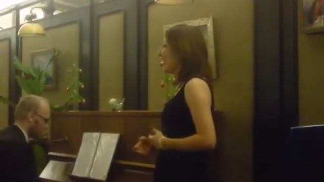 Темно-вишневая шаль