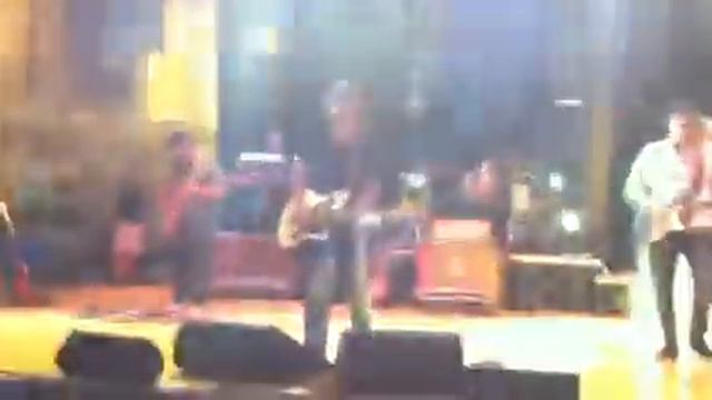 Fabrizio Moro - Svegliati - Live Polistena смотреть онлайн