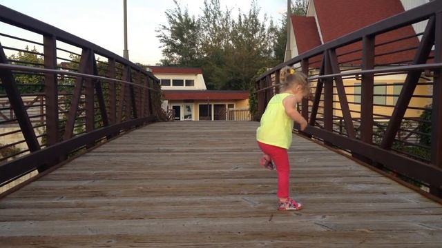 Dancing on the bridge смотреть онлайн