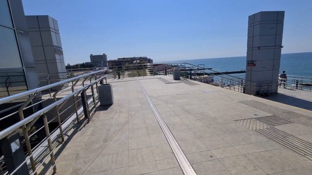 Железнодорожный вокзал Адлера. Выход к морю с вокзала Адлер.