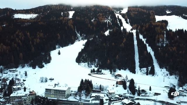 Austria; Aerial view of Bad Gastein смотреть онлайн